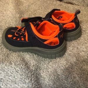Oshkosh Toddler Size 8